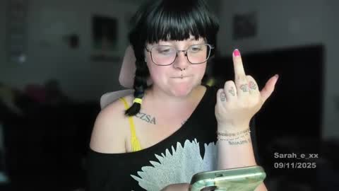 Sarah online show from September 2025 02:33:02 AM