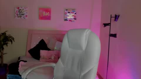 Sarah Ramirez online show from March 2025 06:00:01 PM