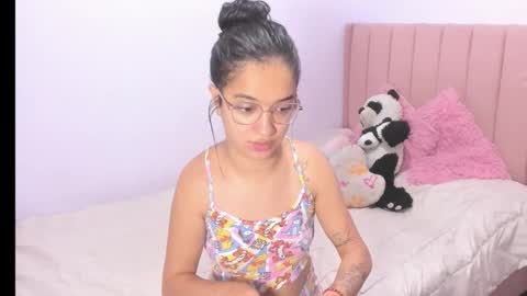 Sarah online show from October 2025 07:43:01 PM