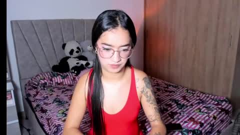 Snapshot of sarah_stone15 chatting on May 2026 11:55:01 PM Sarah online show from May 2026 11:55:01 PM