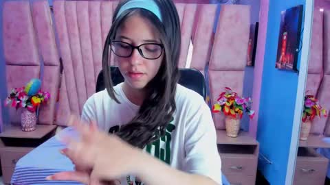 Snapshot of sarah_sweett_ chatting on February 2026 01:54:01 PM Sarah online show from February 2026 01:54:01 PM