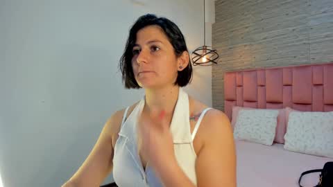 Sarah Deyvis online show from January 2025 01:39:01 PM