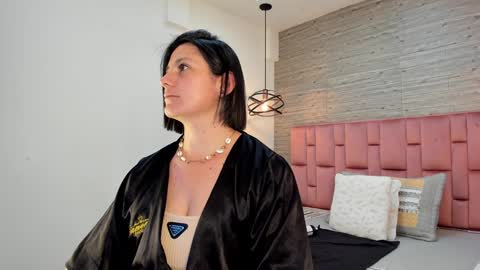 Sarah Deyvis online show from January 2025 05:42:01 PM