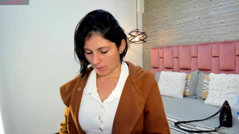 Sarah Deyvis online show from January 2025 01:09:01 PM