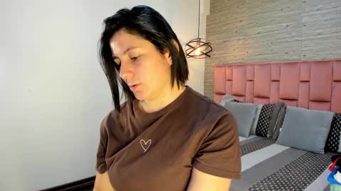 Sarah Deyvis online show from February 2025 02:33:01 PM