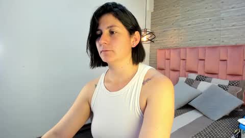 Sarah Deyvis online show from March 2025 05:43:02 PM