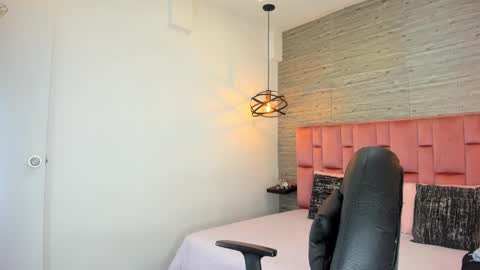 Sarah Deyvis online show from September 2025 03:02:01 PM