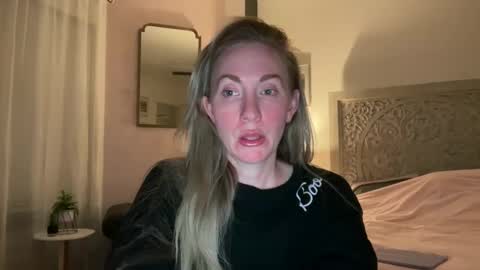 Snapshot of sarahgiroux86 chatting on May 2026 04:30:01 AM Sarah online show from May 2026 04:30:01 AM