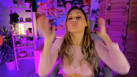 Divine Sarah NONUDE model online show from December 2024 02:05:02 PM