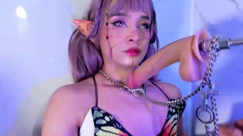 Snapshot of sarahi_camila chatting on February 2026 05:15:01 AM online show from February 2026 05:15:01 AM