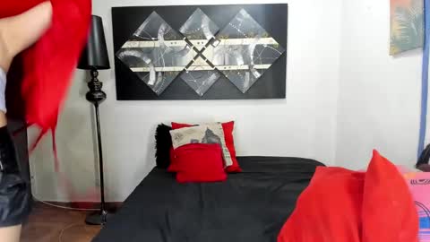 Snapshot of sarahjey chatting on February 2025 07:19:02 PM SARAHJEY online show from February 2025 07:19:02 PM