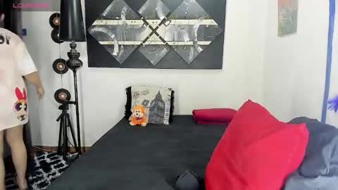 Snapshot of sarahjey chatting on January 2026 01:38:01 PM SARAHJEY online show from January 2026 01:38:01 PM