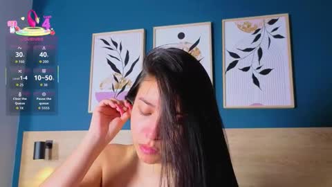 Sarah online show from November 2025 07:57:01 PM