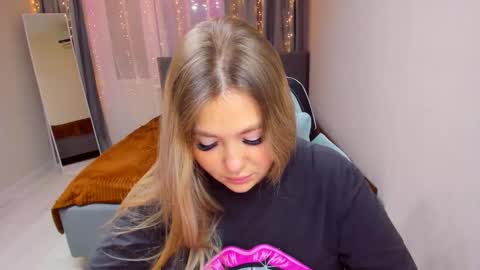 Sarah online show from November 2025 05:14:02 PM