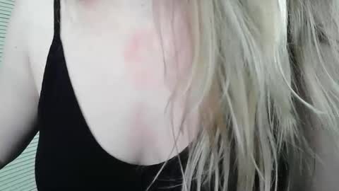 Sarah online show from March 2026 10:04:01 PM