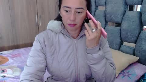 Lia online show from February 2025 12:33:01 PM