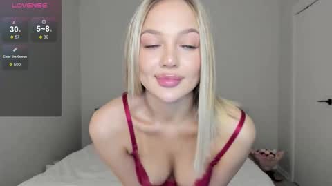 sarahphyllis online show from December 2025 09:00:01 PM