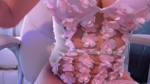 Sarah online show from February 2025 06:43:02 PM