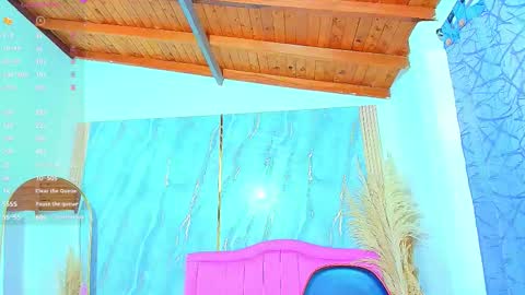 S A R A H  online show from November 2025 12:20:01 PM