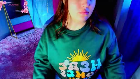 S A R A H  online show from November 2025 12:17:01 PM