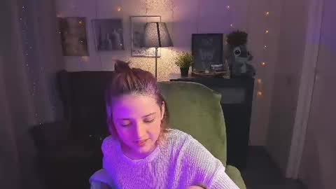 Snapshot of sarahshelby chatting on May 2026 09:10:01 PM Sarah online show from May 2026 09:10:01 PM