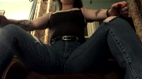 Snapshot of sarahsweetie17 chatting on November 2025 03:28:01 AM sarahsweetie17 online show from November 2025 03:28:01 AM