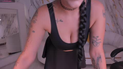 Snapshot of sarahyates chatting on May 2026 05:14:01 AM Sarah independent model online show from May 2026 05:14:01 AM