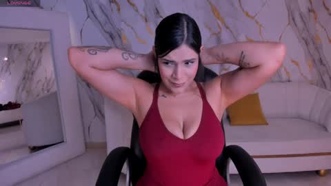 Snapshot of sarahyates chatting on May 2026 04:08:02 AM Sarah independent model online show from May 2026 04:08:02 AM