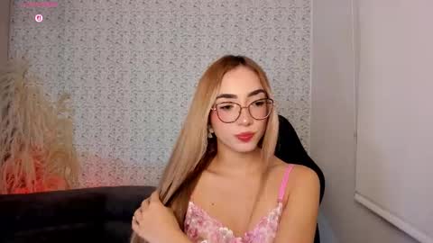 Sara jones   online show from December 2025 08:58:02 PM