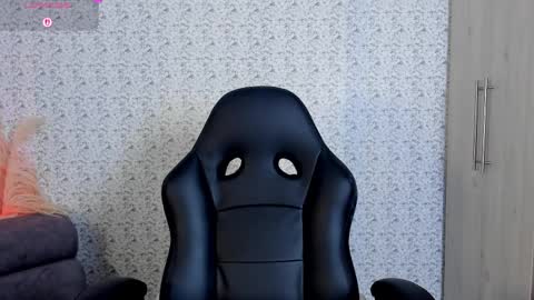 Sara jones   online show from April 2026 06:16:02 PM