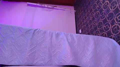 Sara  online show from September 2025 11:54:01 AM