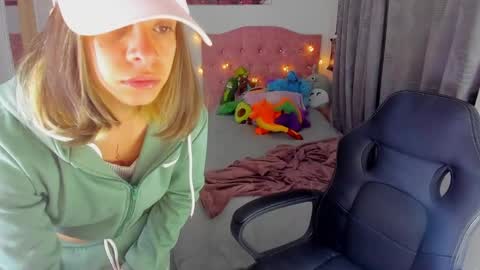 sara  online show from December 2024 12:44:02 AM