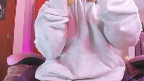 sara  online show from February 2025 09:56:02 PM