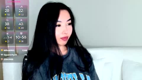 Mia online show from December 2024 11:44:02 AM