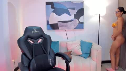 I am Sara  online show from October 2025 10:30:01 PM