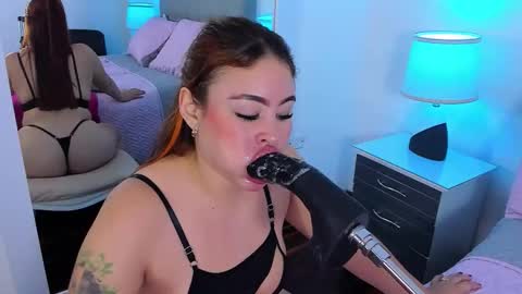 sararendon online show from February 2026 01:43:01 PM