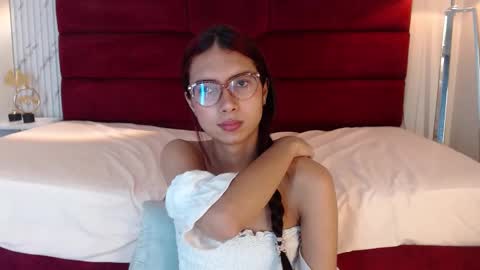 Sara online show from February 2025 10:59:01 PM