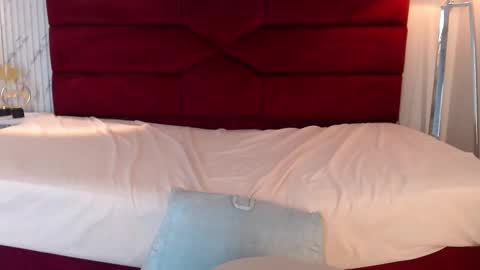 Sara online show from February 2025 10:20:02 PM