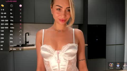 Snapshot of sarashineee chatting on June 2026 01:56:01 AM Sara online show from June 2026 01:56:01 AM