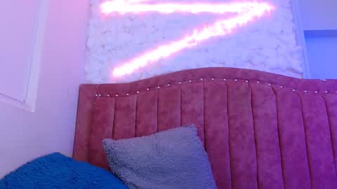 sarastonesx online show from February 2025 12:18:01 AM