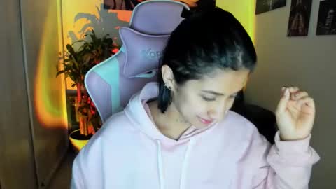 saratukkerr online show from November 2025 03:27:01 AM