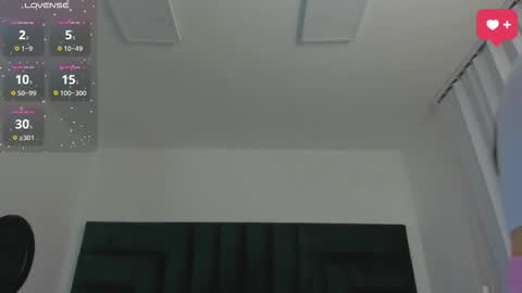 Snapshot of sarawagner_ chatting on September 2025 12:10:01 AM online show from September 2025 12:10:01 AM