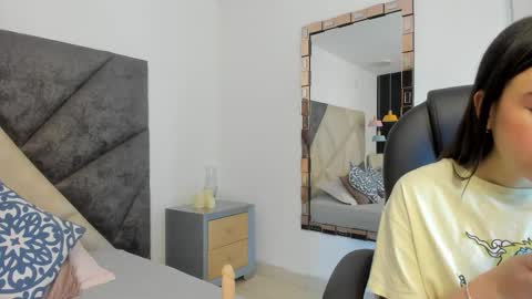 Snapshot of sarawagner_ chatting on September 2025 07:07:02 PM online show from September 2025 07:07:02 PM