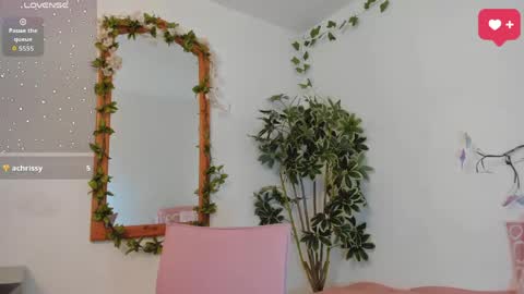 Snapshot of sarawagner_ chatting on May 2026 01:47:02 AM online show from May 2026 01:47:02 AM