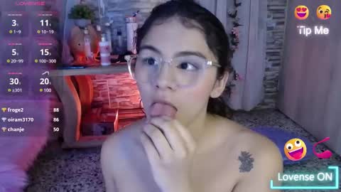 Snapshot of saray_cute_ chatting on March 2025 09:59:02 PM Lista de deseos online show from March 2025 09:59:02 PM