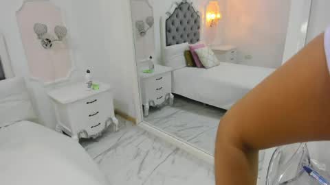 sarit_ online show from May 2026 11:48:01 AM