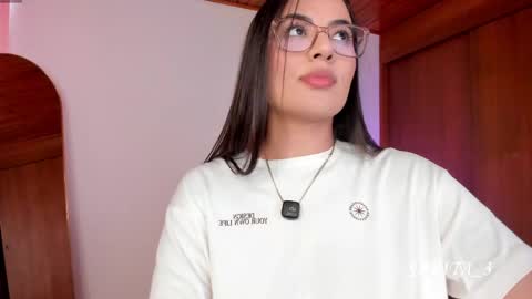 Sarita Lozano online show from April 2026 10:49:01 PM