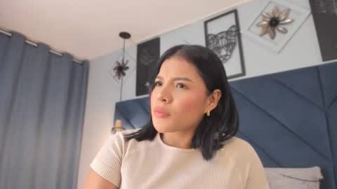 Sara  online show from November 2025 04:00:02 AM