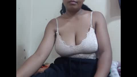 saronette online show from December 2024 12:20:02 PM