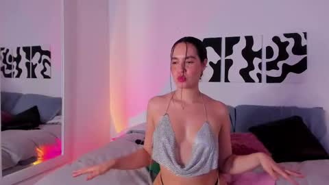 Snapshot of sarrah_3 chatting on February 2025 09:04:02 PM Sara online show from February 2025 09:04:02 PM